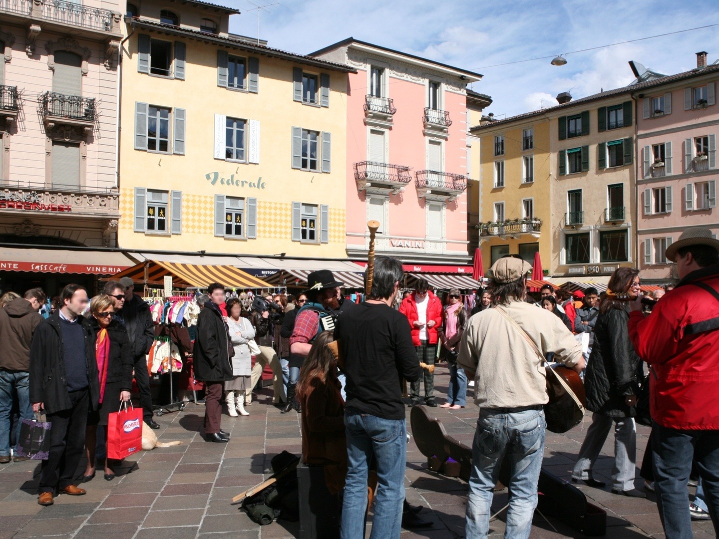 Tessin.ch: Der Markt von Lugano in 6900 Lugano 