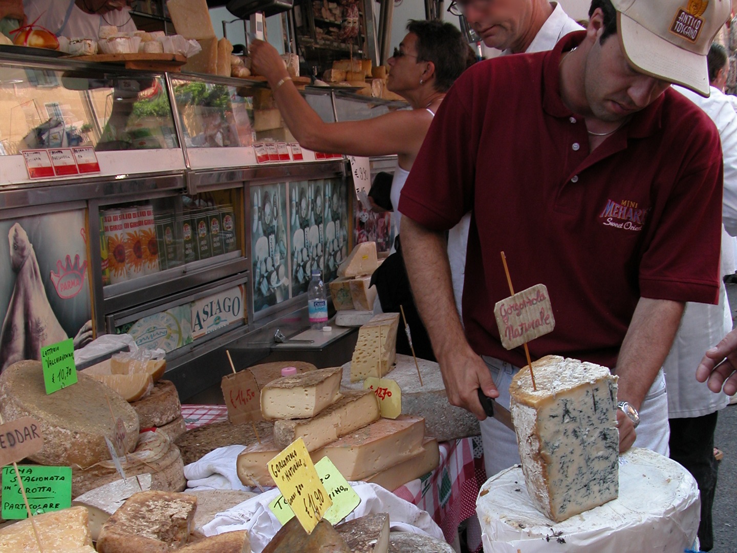 Tessin.ch: Der Markt von Como (Italien) in 22100 Como 