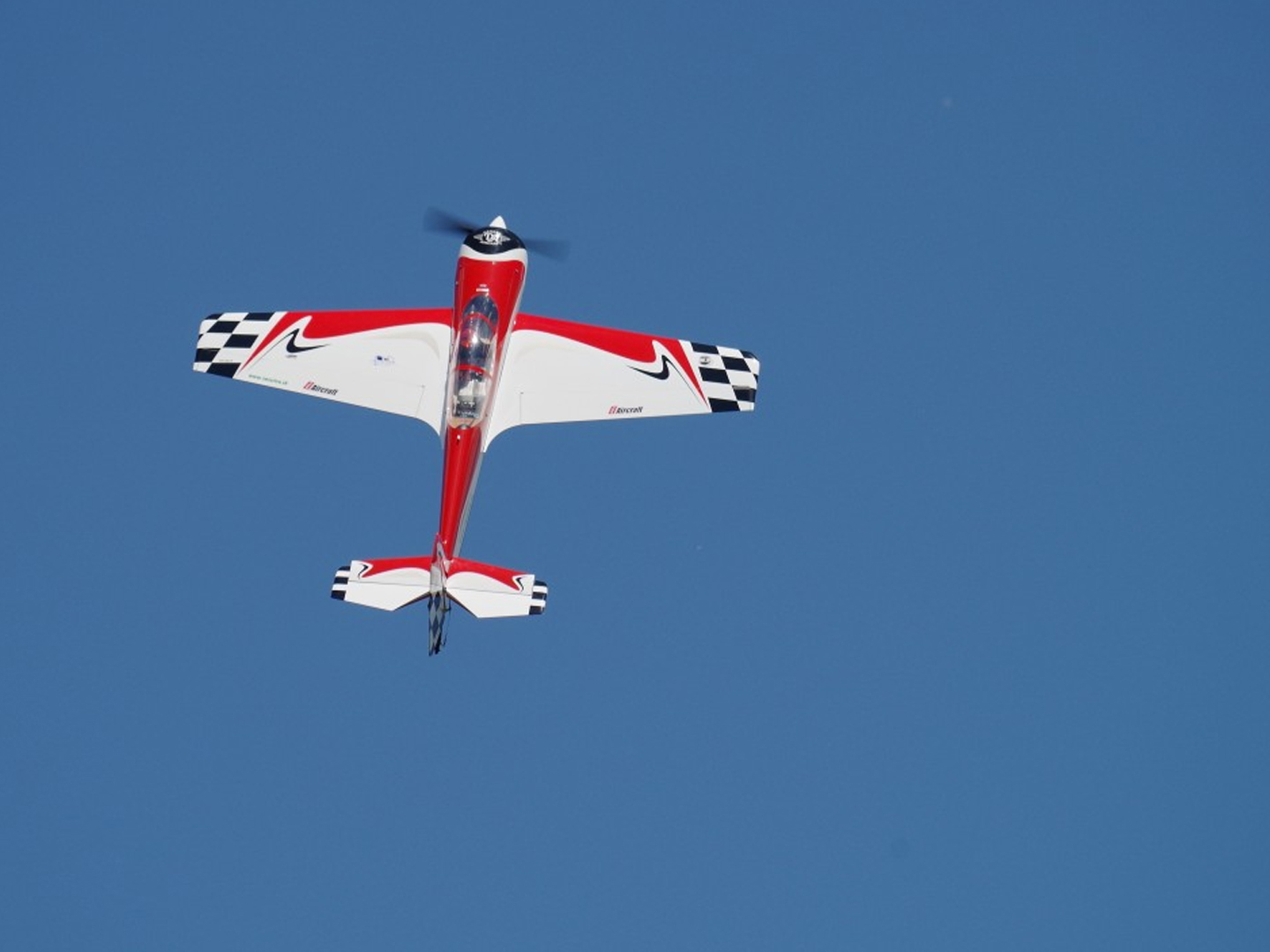 Tessin.ch: Modellfliegen auf dem Monte Lema in Motnte Lema 