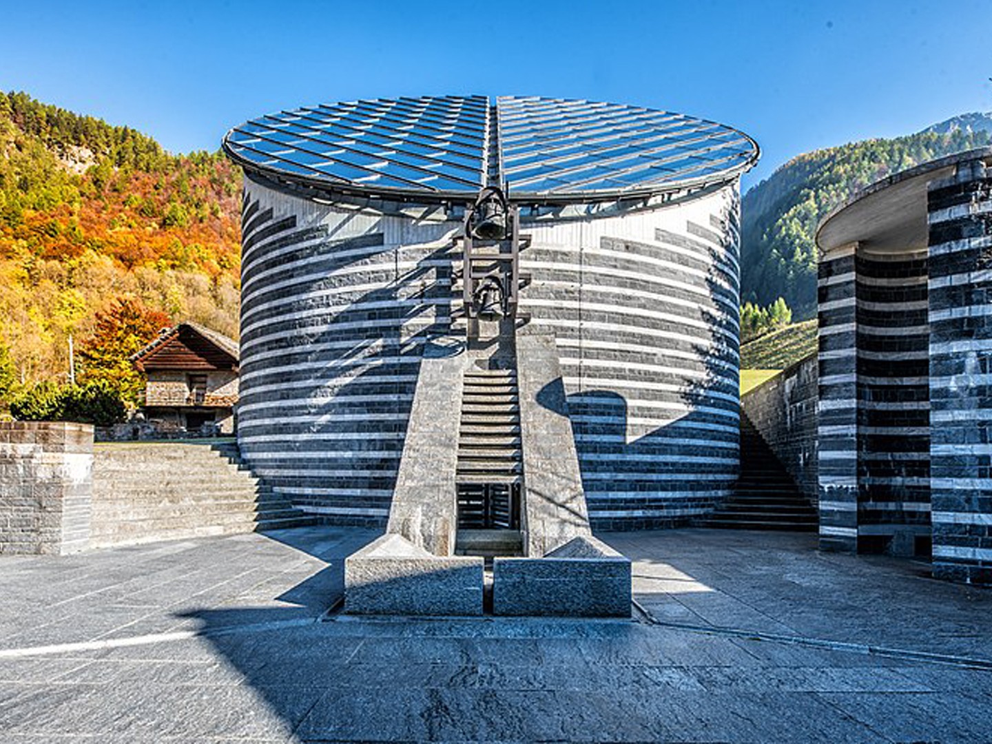 Tessin.ch: Kirche San Giovanni Battista - Mario Botta in 6696 Fusio - Lavizzara  