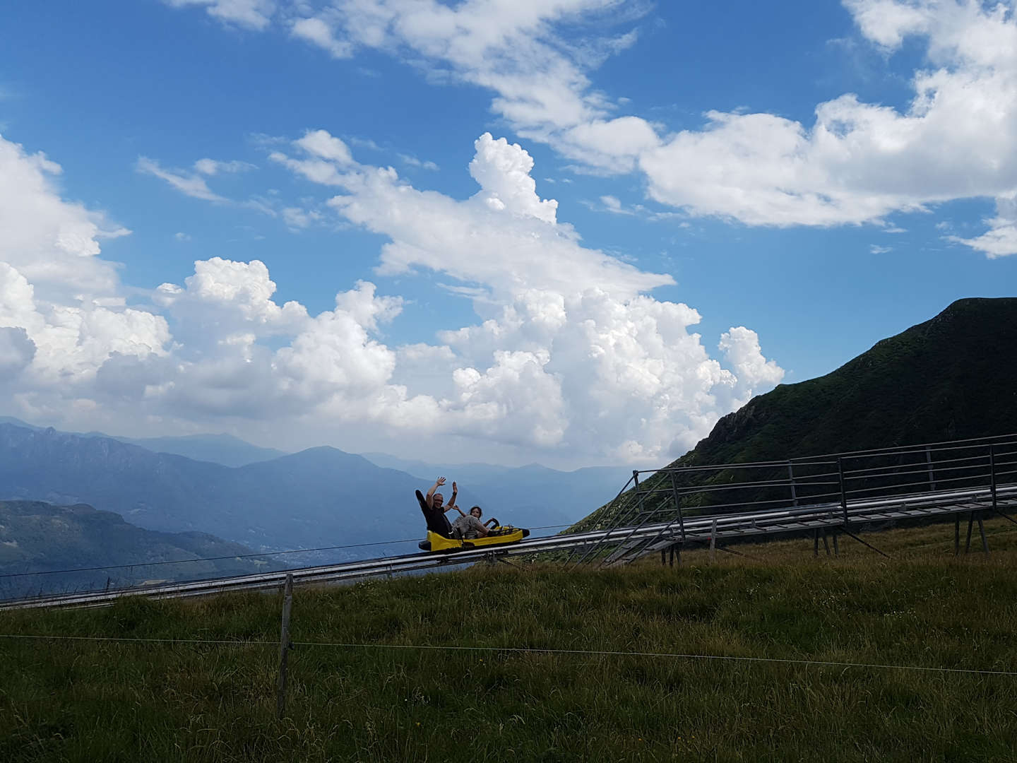Tessin.ch: Rodeln Monte Tamaro in Monte Tamaro 
